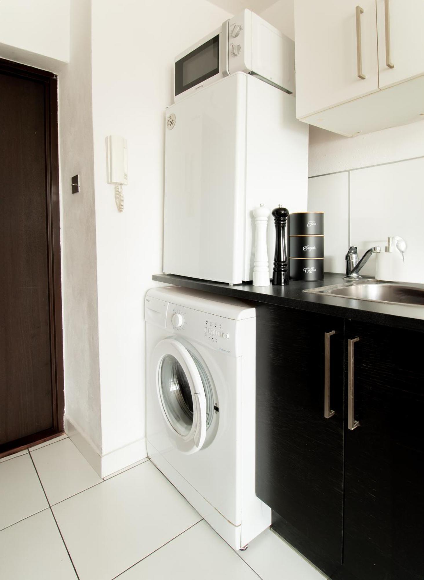 Piotrapartments - Bruna Green City Apartment Варшава Екстер'єр фото